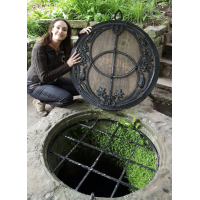 Vesica Piscis flesje met Chalice Well bronwater 15ml