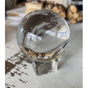 Glazen bol met standaard Glazen bol met standaard